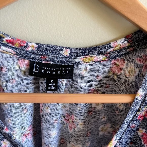 Bobeau Woman Slub V-Neck Tee Short Sleeve Navy Floral Print Top Womens Sz Small - Picture 4 of 7